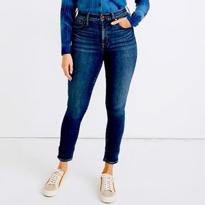 Madewell Petite Curvy High-Rise Skinny Jeans in Cordell Wash: Heatrich Denim